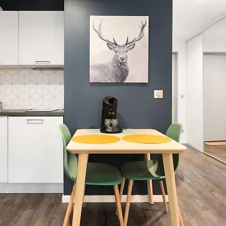 Cosy Avec Parking Apartment